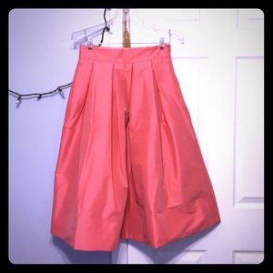 💕Make an Offer💕🤩WHBM Full A-line Midi Skirt🤩